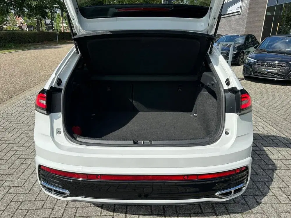 Volkswagen Taigo 1.5 TSI R-Line I Pano I Ambiente I Camera uit 2022, foto 13