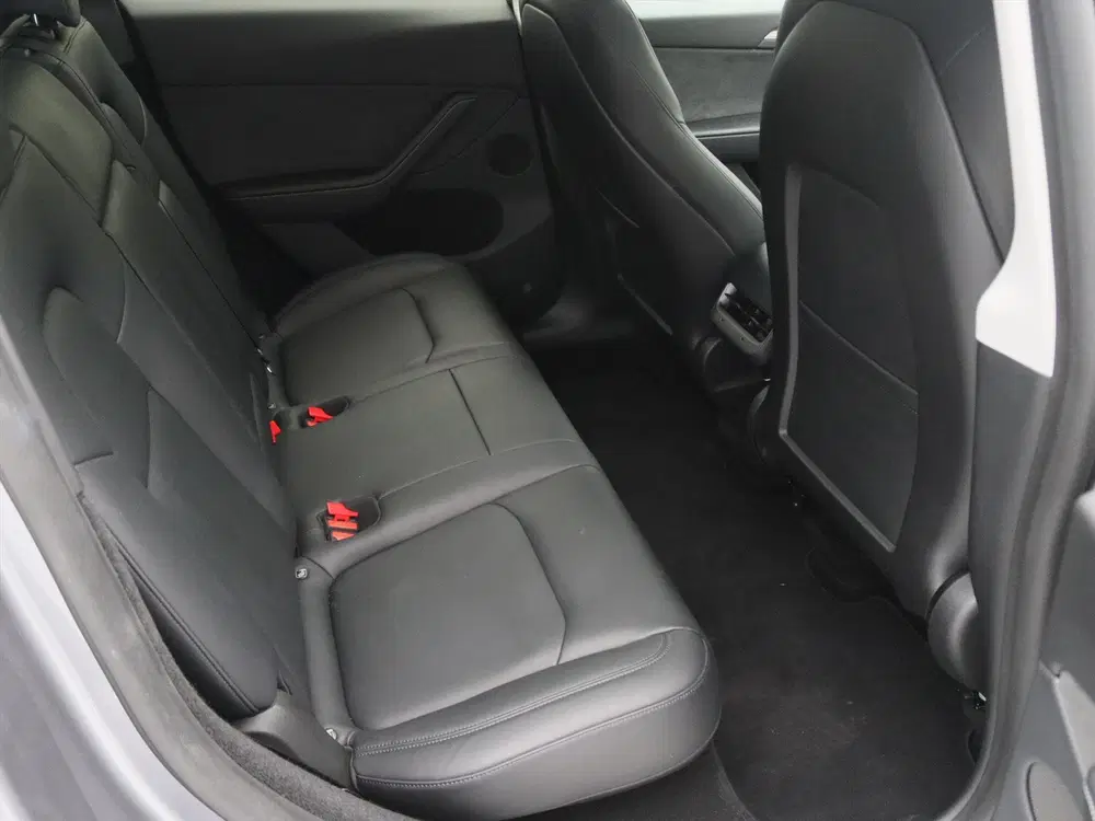 Tesla Model Y Long Range AWD 75kWh 351pk 93.7% SoH [ AMD uit 2023, foto 15