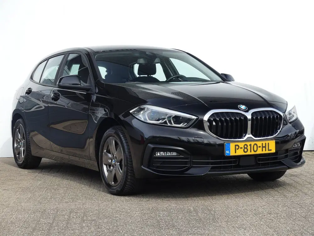 BMW 1-serie 118i Business Edition uit 2022, foto 4
