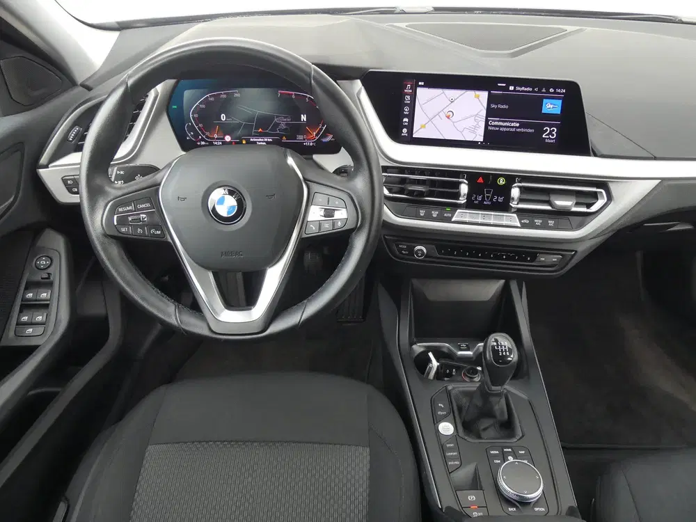 BMW 1-serie 118i Business Edition uit 2022, foto 7
