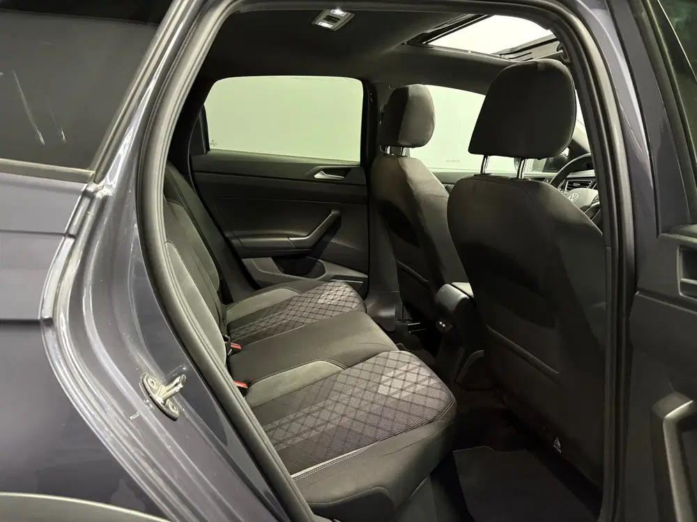 Volkswagen Taigo 1.0 TSI R-Line Pano uit 2022, foto 13