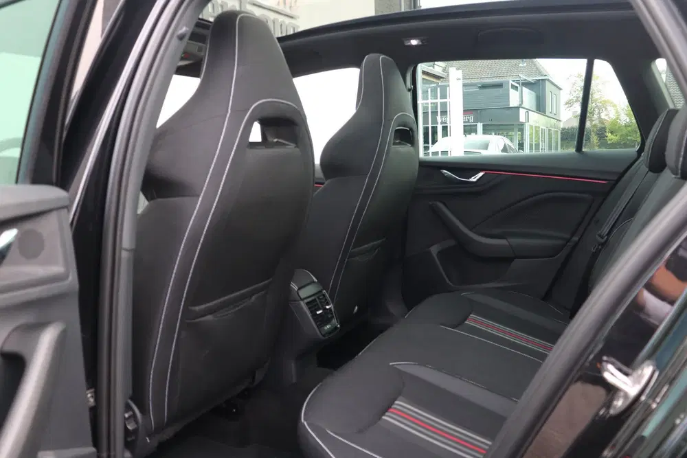 Skoda Kamiq 1.0 TSI Monte Carlo Pano ACC Camera (bj 20 uit 2026, foto 5