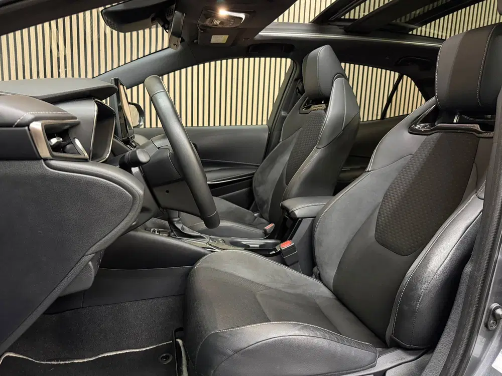 Toyota Corolla Hybrid 140 GR Sport 2023 PANO LED CAMERA C uit 2023, foto 12