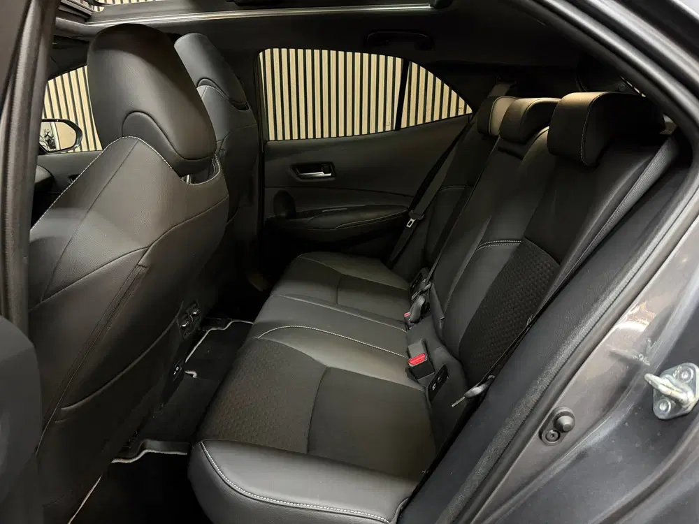 Toyota Corolla Hybrid 140 GR Sport 2023 PANO LED CAMERA C uit 2023, foto 13