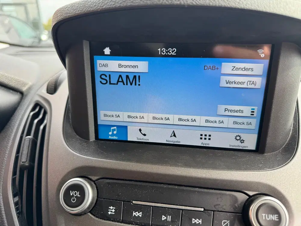 Ford Transit Courier 1.5 TDCI Limited Camera Airco Cruise uit 2020, foto 12