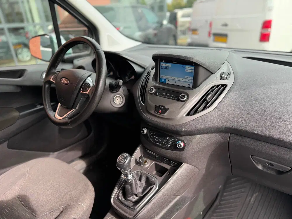 Ford Transit Courier 1.5 TDCI Limited Camera Airco Cruise uit 2020, foto 13