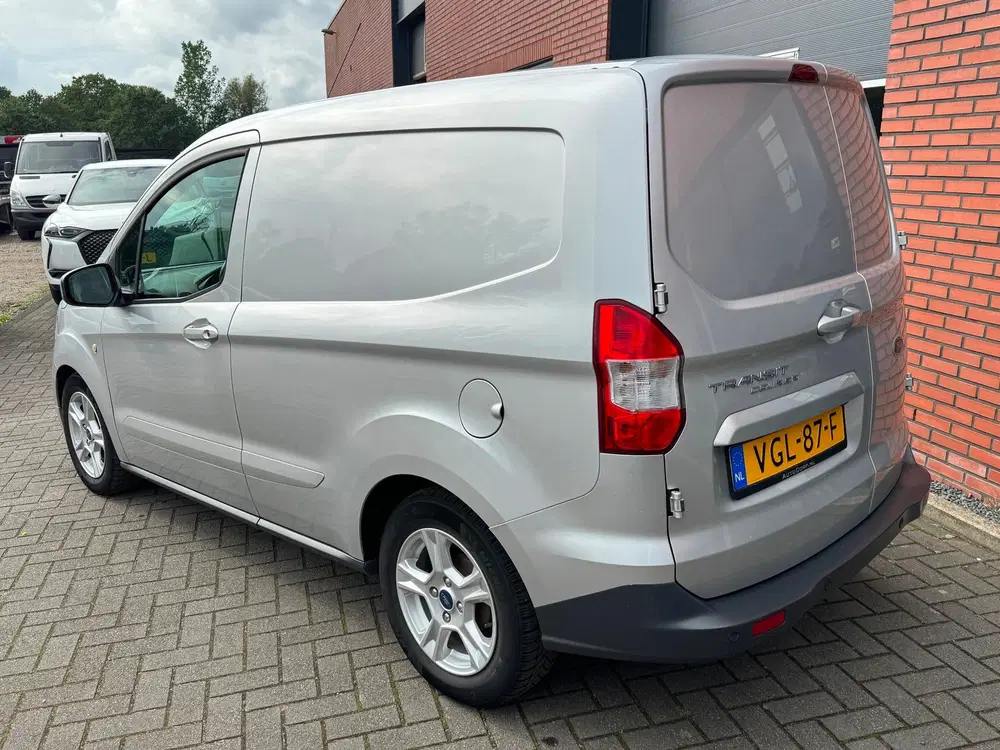 Ford Transit Courier 1.5 TDCI Limited Camera Airco Cruise uit 2020, foto 4