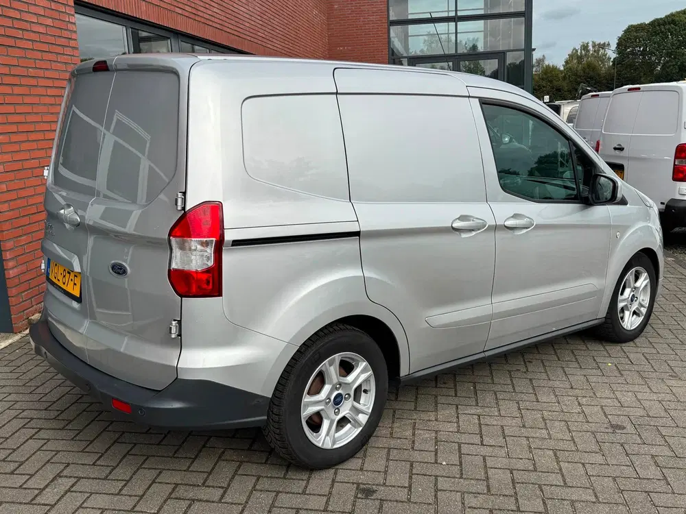 Ford Transit Courier 1.5 TDCI Limited Camera Airco Cruise uit 2020, foto 5