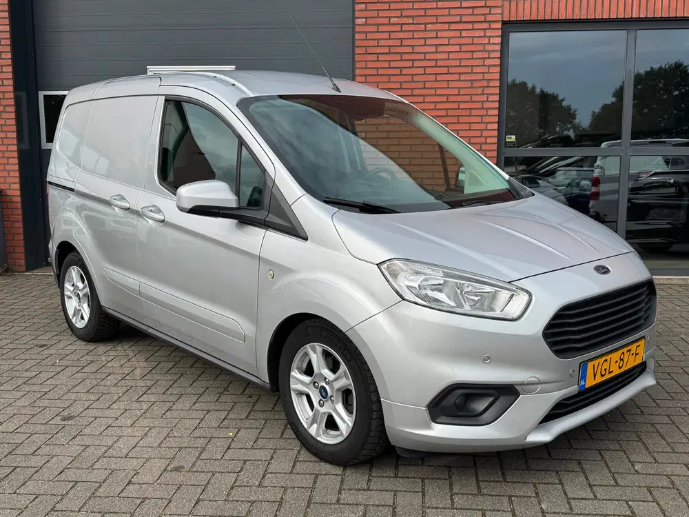 Ford Transit Courier 1.5 TDCI Limited Camera Airco Cruise uit 2020, foto 6