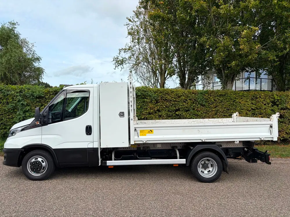 Iveco Daily 35C16 3.0 uit 2024, foto 4