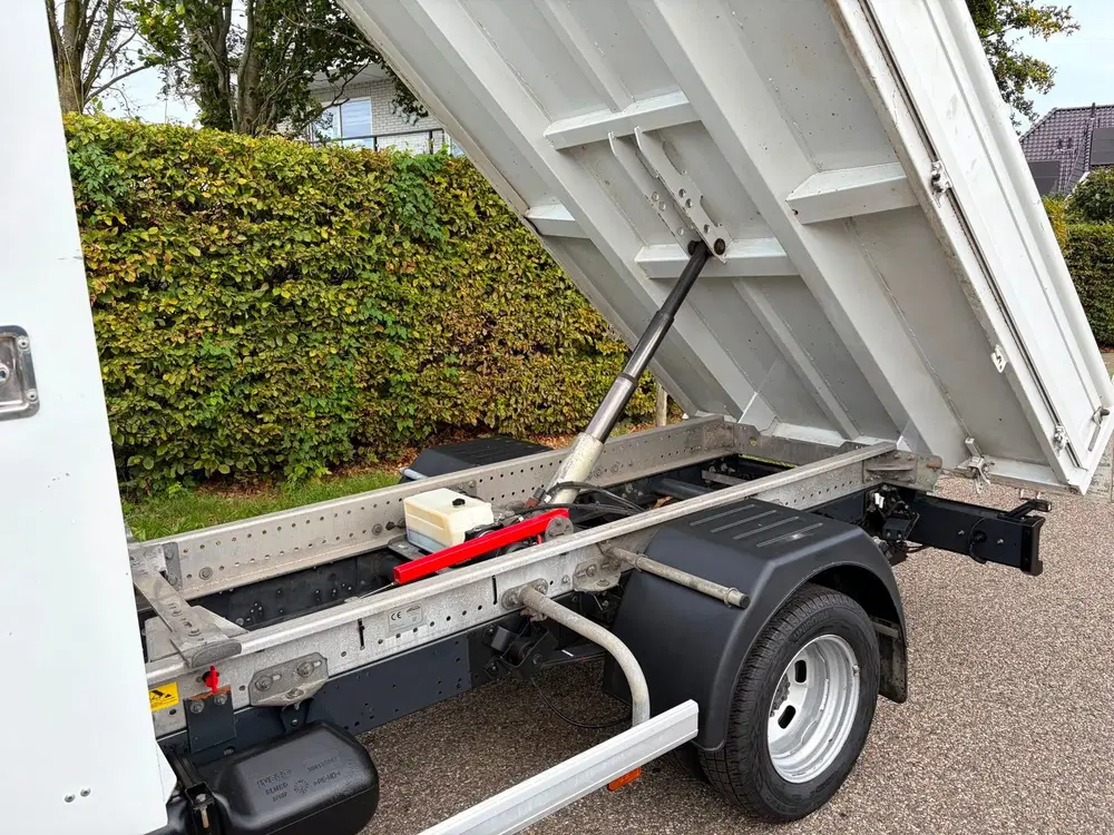 Iveco Daily 35C16 3.0 uit 2024, foto 6