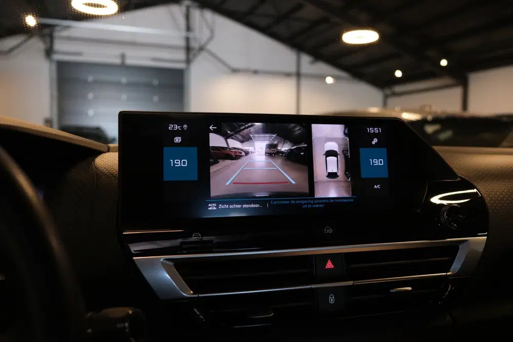 Citroën C4 Citroen C4 1.2 Puretech Shine *PANORAMADAK uit 2022, foto 12