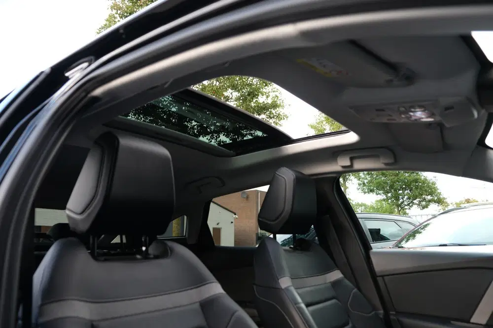 Citroën C4 Citroen C4 1.2 Puretech Shine *PANORAMADAK uit 2022, foto 13