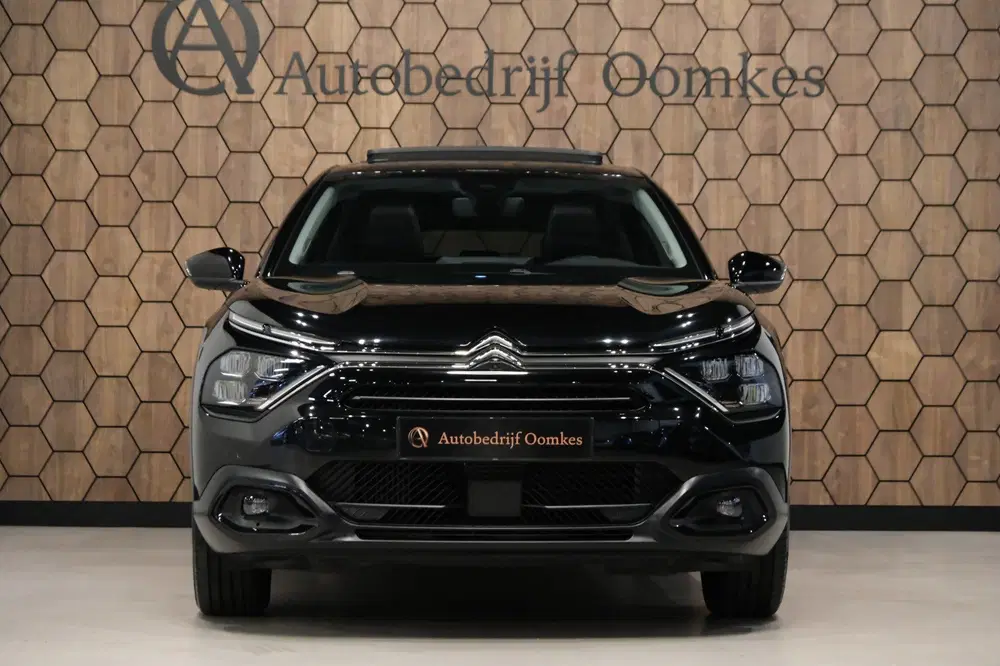 Citroën C4 Citroen C4 1.2 Puretech Shine *PANORAMADAK uit 2022, foto 3