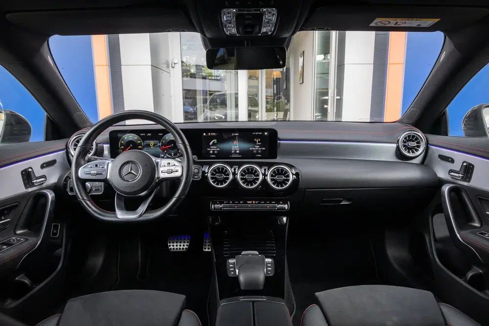 Mercedes-Benz CLA 180 Business Solutio uit 2021, foto 2