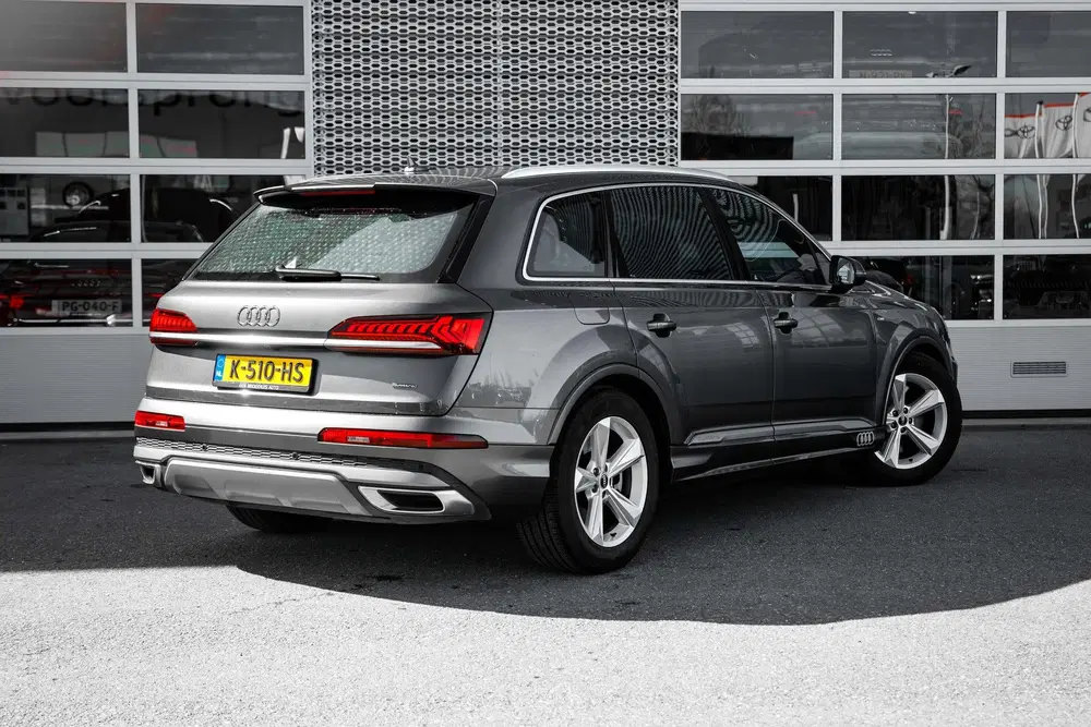 Audi Q7 55 TFSI e quattro Pro Line S uit 2021, foto 2