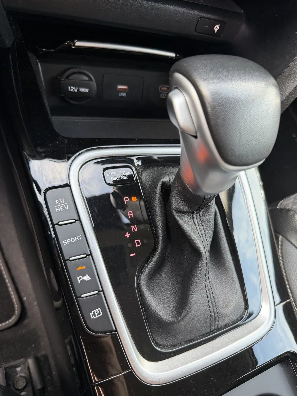 Kia XCeed 1.6 GDi PHEV DynamicPlusLine uit 2023, foto 14