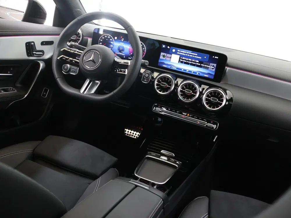 Mercedes-Benz CLA 180 Business Solution AMG uit 2025, foto 9