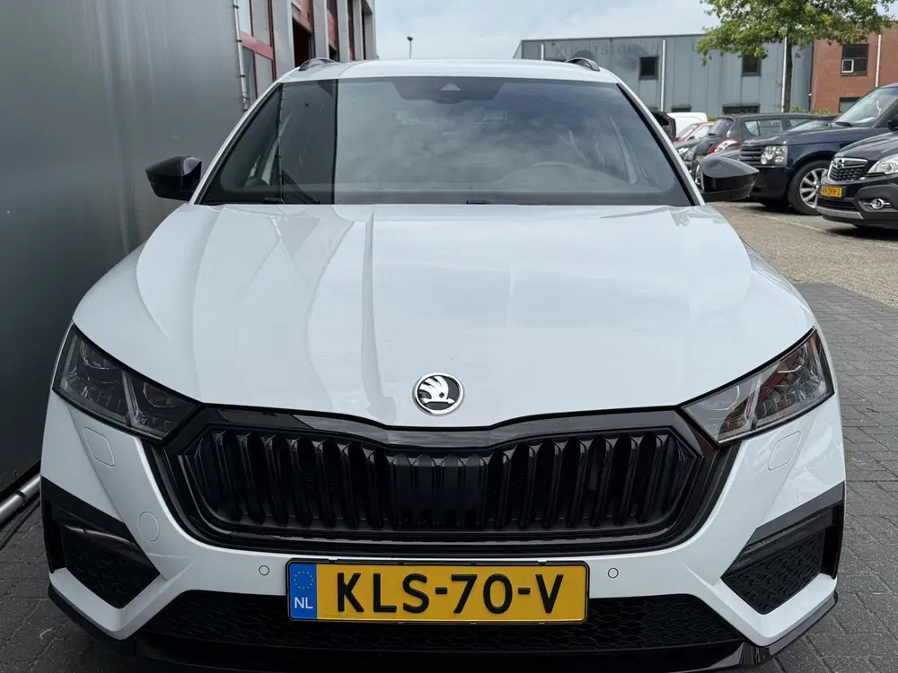 Skoda Octavia BWJ 2023 1.4 TSI iV RS 225PK FULL LED uit 2023, foto 11