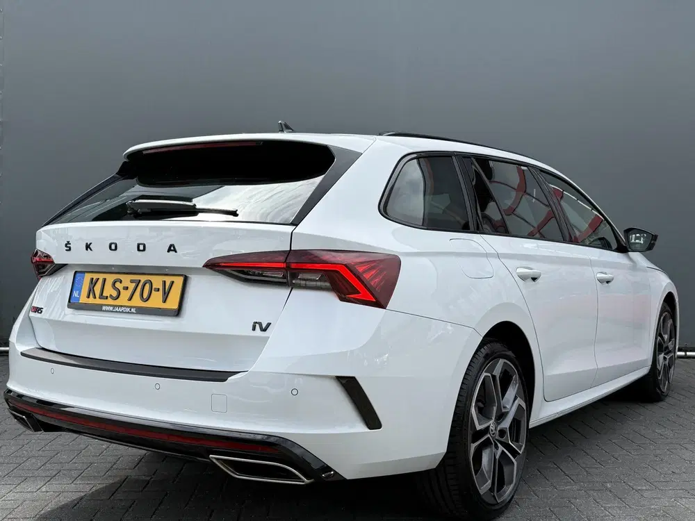 Skoda Octavia BWJ 2023 1.4 TSI iV RS 225PK FULL LED uit 2023, foto 2