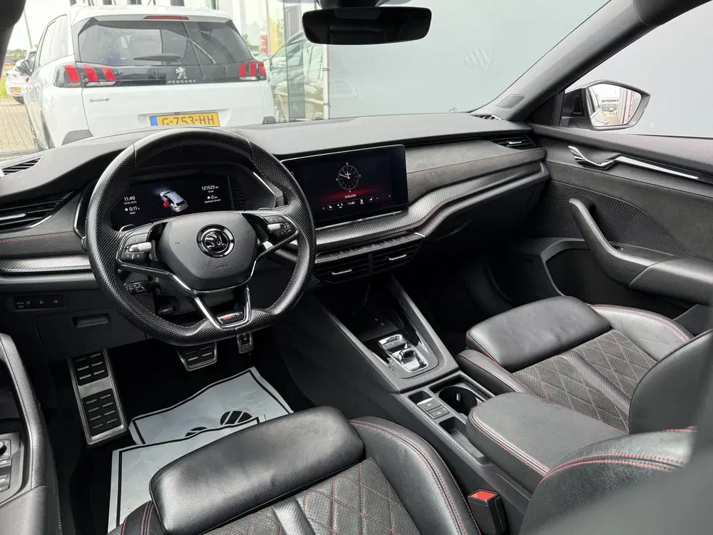 Skoda Octavia BWJ 2023 1.4 TSI iV RS 225PK FULL LED uit 2023, foto 4