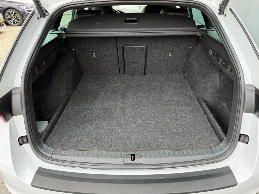Skoda Octavia BWJ 2023 1.4 TSI iV RS 225PK FULL LED uit 2023, foto 8