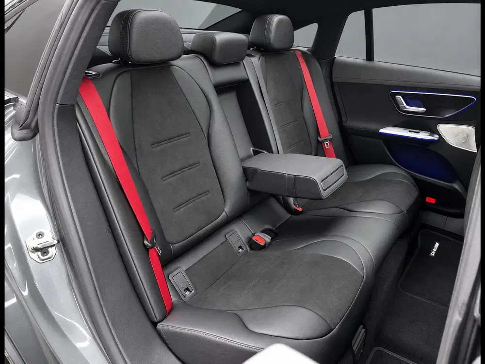 Mercedes-Benz EQE 350 AMG Line uit 2025, foto 10