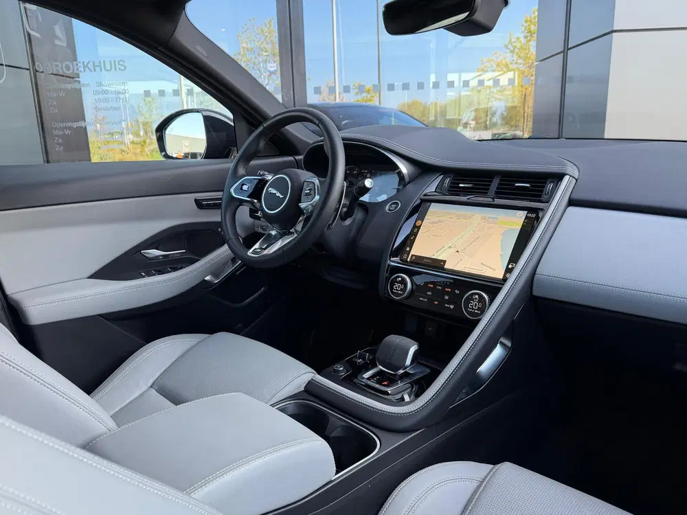 Jaguar E-Pace P300e AWD R-Dynamic SE uit 2025, foto 10