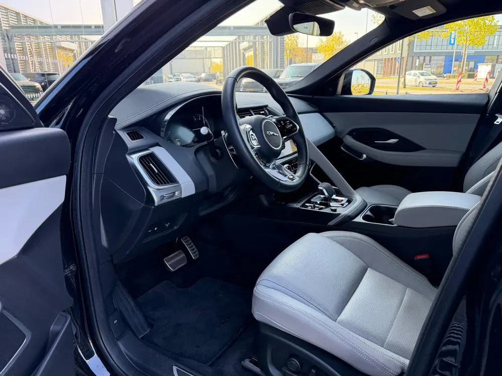 Jaguar E-Pace P300e AWD R-Dynamic SE uit 2025, foto 12
