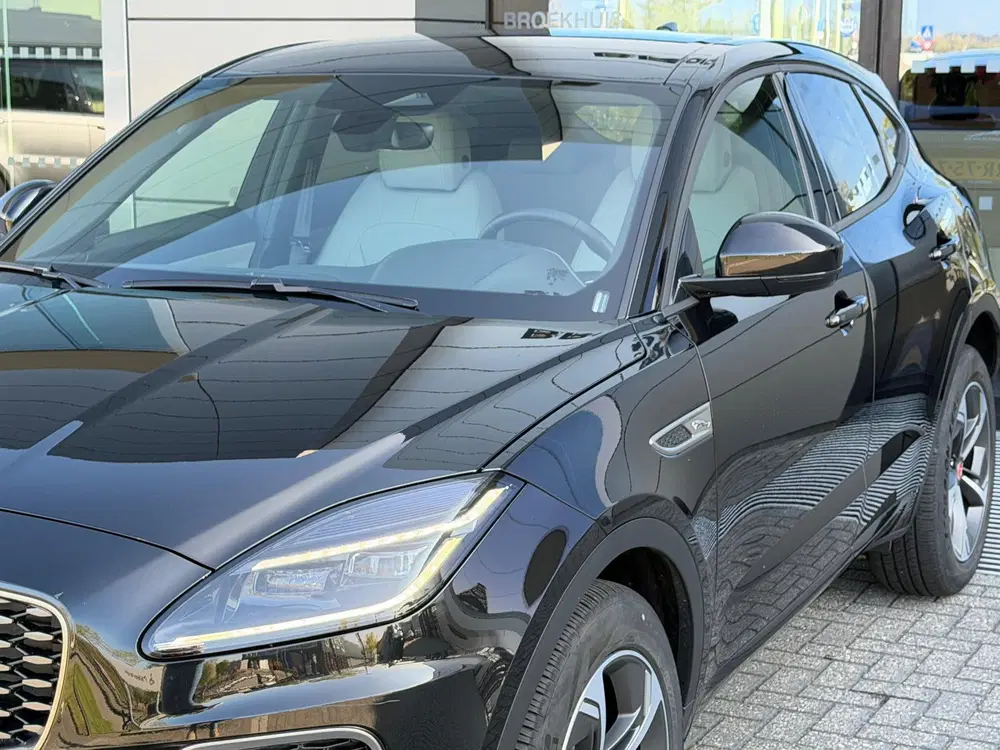 Jaguar E-Pace P300e AWD R-Dynamic SE uit 2025, foto 9
