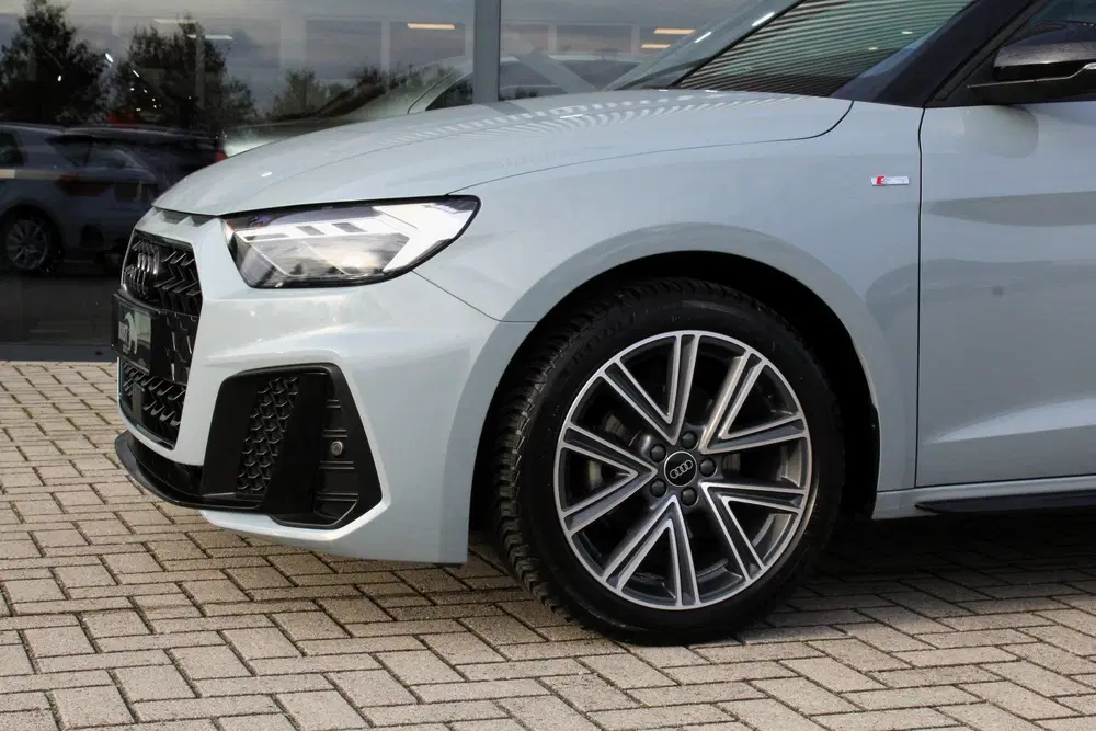 Audi A1 35 TFSI 150pk S-Line LED KEYLESS ACC 24024 uit 2023, foto 13