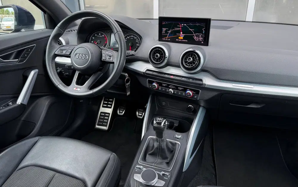 Audi Q2 35 TFSI S-line Edition uit 2021, foto 3