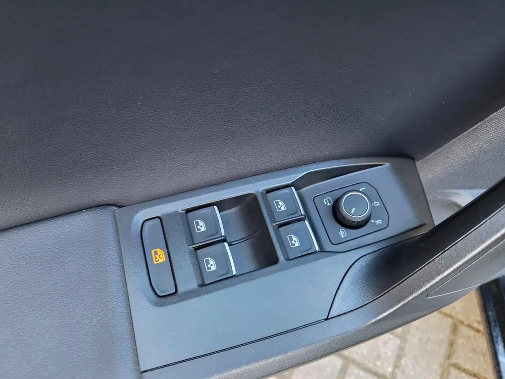 SEAT Leon 1.5 eTSI FR Business Intense Automaat uit 2023, foto 15