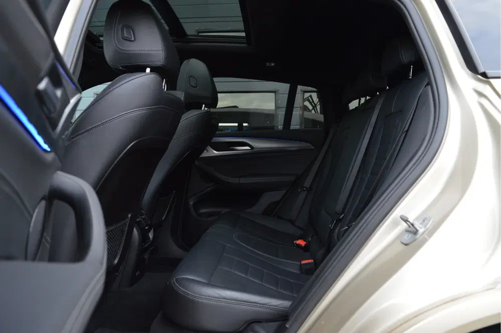 BMW X4 xDrive20i High Executive Edition uit 2021, foto 11