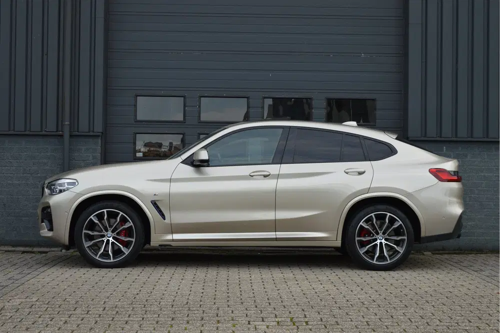 BMW X4 xDrive20i High Executive Edition uit 2021, foto 3