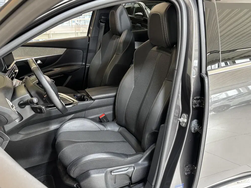 Peugeot 3008 1.2 PureTech GT uit 2022, foto 13