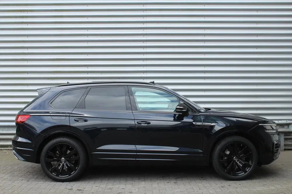 Volkswagen Touareg 3.0 TSI 340pk R-Line DSG8 Panoramadak Tre uit 2021, foto 4