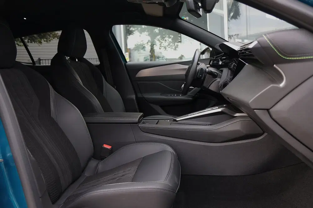 Peugeot 408 1.2 PureTech GT 130 Elektrische Agr Stoele uit 2023, foto 11