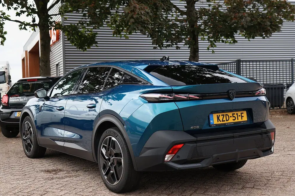 Peugeot 408 1.2 PureTech GT 130 Elektrische Agr Stoele uit 2023, foto 2