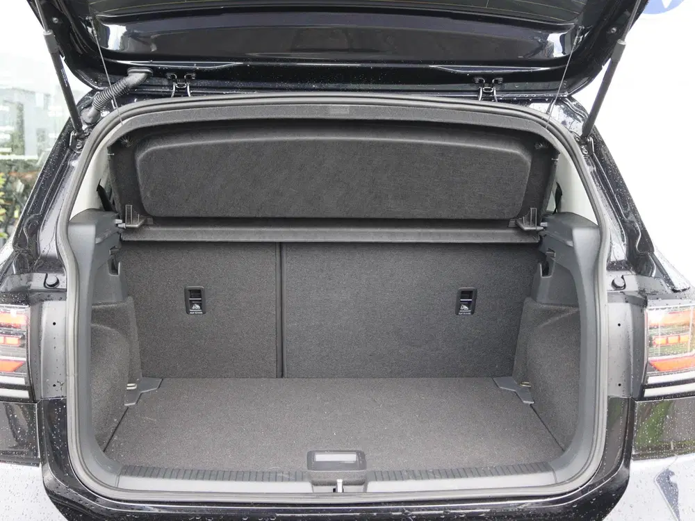 Volkswagen T-Cross 1.0 TSI Life Edition uit 2025, foto 13