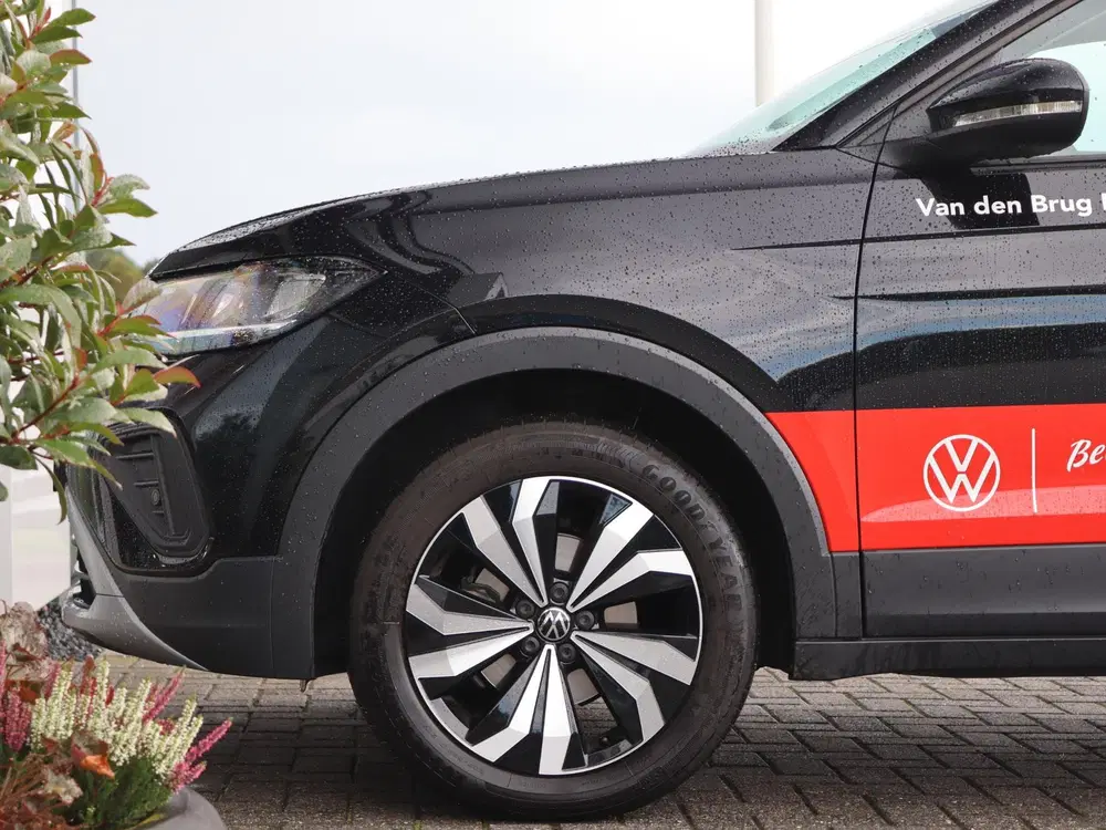 Volkswagen T-Cross 1.0 TSI Life Edition uit 2025, foto 2