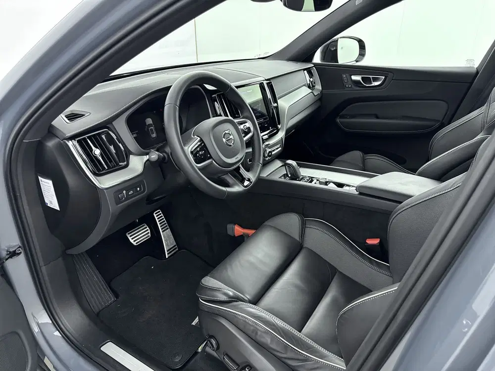 Volvo XC60 T6 R-Design uit 2022, foto 11