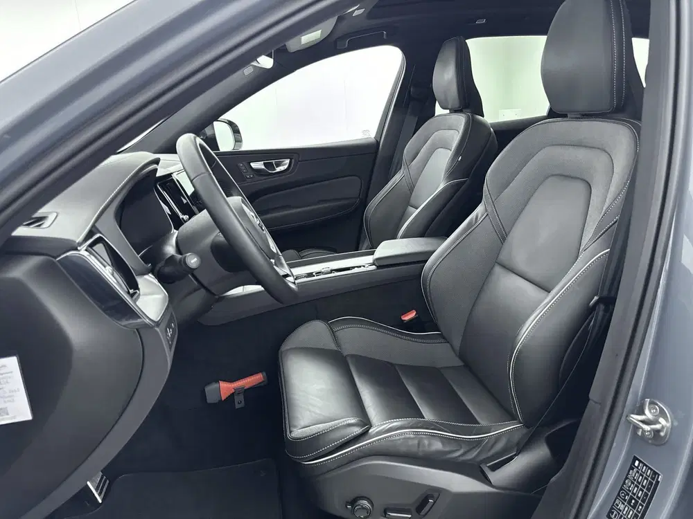 Volvo XC60 T6 R-Design uit 2022, foto 15