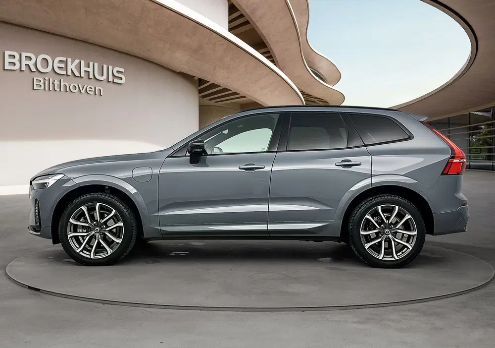 Volvo XC60 T6 R-Design uit 2022, foto 2