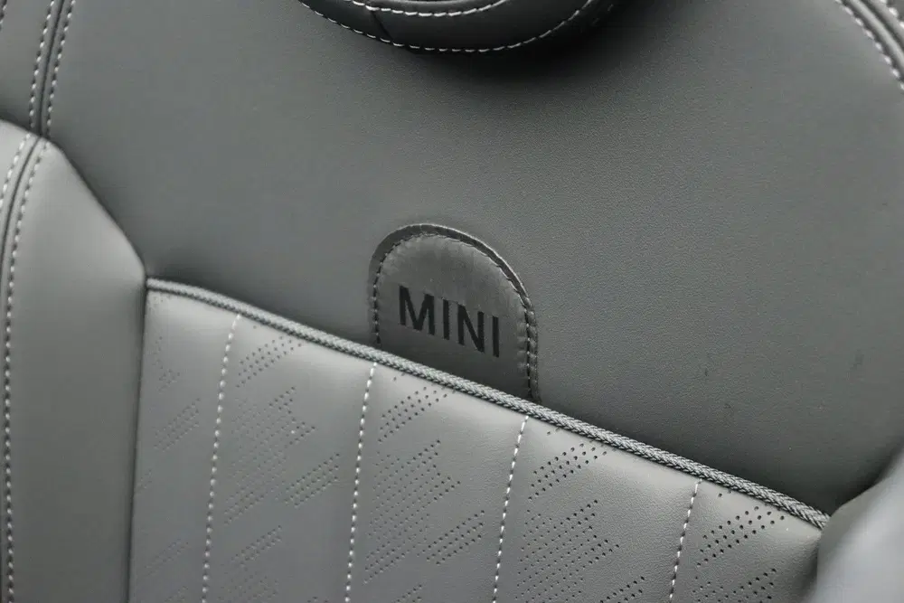 Mini Cabrio Cooper C Automaat uit 2026, foto 10