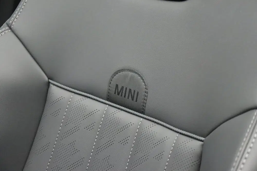 Mini Cabrio Cooper C Automaat uit 2026, foto 9