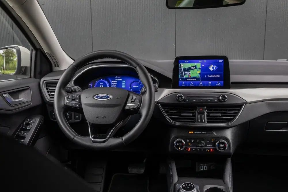 Ford Focus 1.0 EcoBoost Titanium Automaat uit 2022, foto 12