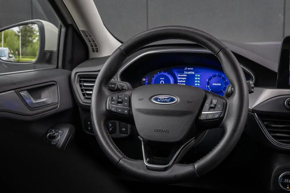 Ford Focus 1.0 EcoBoost Titanium Automaat uit 2022, foto 13
