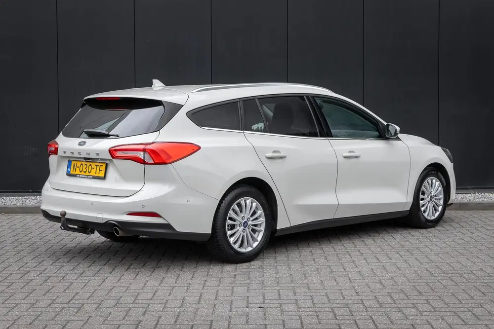 Ford Focus 1.0 EcoBoost Titanium Automaat uit 2022, foto 2