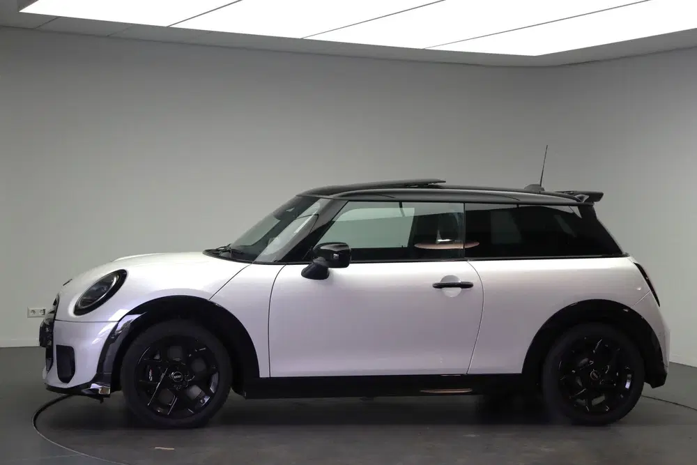 Mini Hatchback Cooper C Automaat uit 2026, foto 2